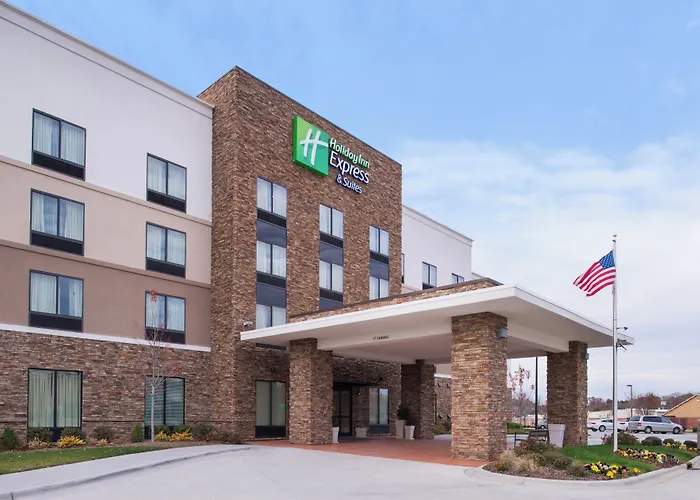 Holiday Inn Express & Suites Monroe By Ihg